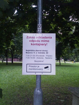 Tabule z plastu, napis z folie